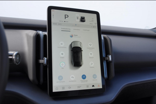 Volvo EX30 272PK Ext. Range Plus Adaptieve cruise control / BLIS / Parkeersensoren met camera / Elektrische achterklep / 20" velgen / Google infotainment / Keyless entry