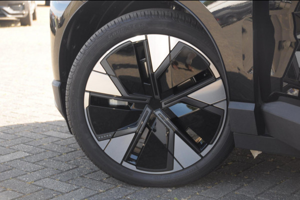 Volvo EX30 272PK Ext. Range Plus Adaptieve cruise control / BLIS / Parkeersensoren met camera / Elektrische achterklep / 20" velgen / Google infotainment / Keyless entry