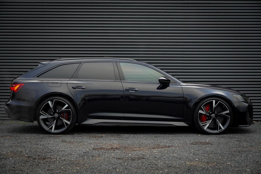 Audi A6 Avant RS 6 TFSI quattro / Pano / Dynamic+ / Keramisch / Nachtzicht / Valcona