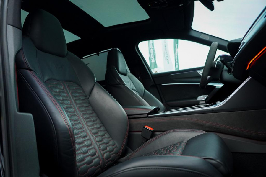 Audi A6 Avant RS 6 TFSI quattro / Pano / Dynamic+ / Keramisch / Nachtzicht / Valcona