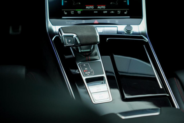 Audi A6 Avant RS 6 TFSI quattro / Pano / Dynamic+ / Keramisch / Nachtzicht / Valcona