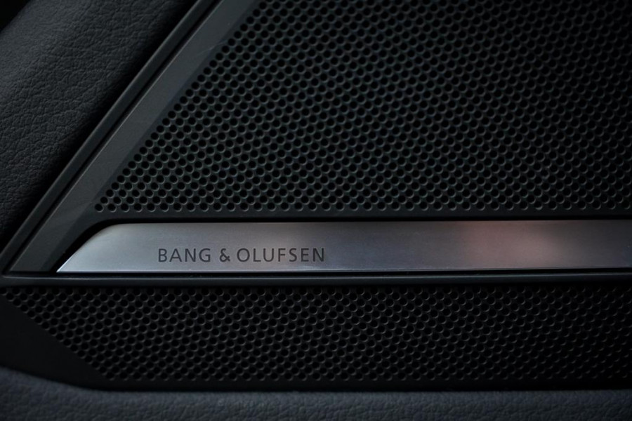 Audi A6 Avant RS 6 TFSI quattro / Pano / Dynamic+ / Keramisch / Nachtzicht / Valcona