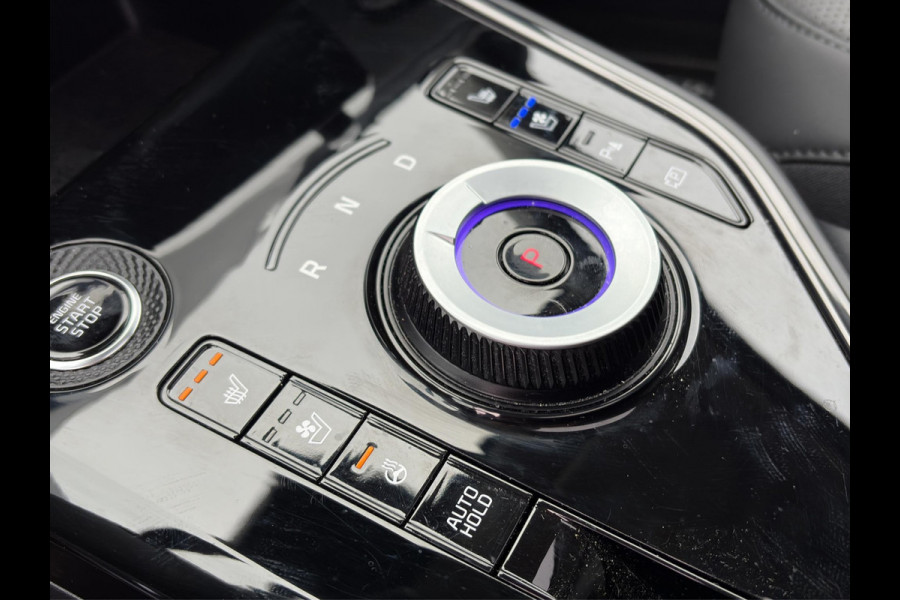 Kia Niro 1.6 GDi Hybrid ExecutiveLine Automaat | Elektrische Geheugenstoelen | Leder | Camera | Cruise | Sensoren | Stoelverwaming & Verkoeling |