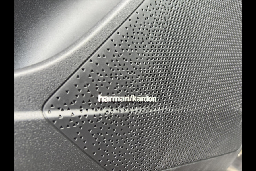 Kia Niro 1.6 GDi Hybrid ExecutiveLine Automaat | Elektrische Geheugenstoelen | Leder | Camera | Cruise | Sensoren | Stoelverwaming & Verkoeling |