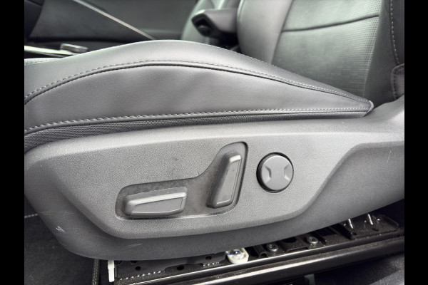 Kia Niro 1.6 GDi Hybrid ExecutiveLine Automaat | Elektrische Geheugenstoelen | Leder | Camera | Cruise | Sensoren | Stoelverwaming & Verkoeling |