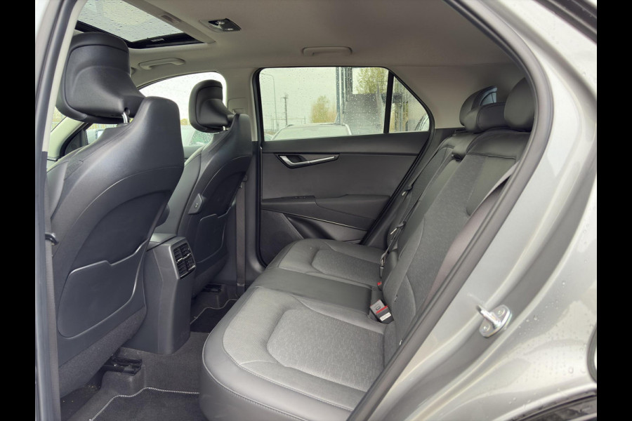 Kia Niro 1.6 GDi Hybrid ExecutiveLine Automaat | Elektrische Geheugenstoelen | Leder | Camera | Cruise | Sensoren | Stoelverwaming & Verkoeling |