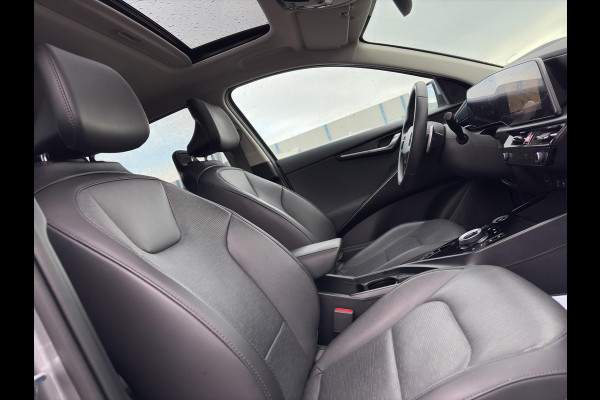 Kia Niro 1.6 GDi Hybrid ExecutiveLine Automaat | Elektrische Geheugenstoelen | Leder | Camera | Cruise | Sensoren | Stoelverwaming & Verkoeling |