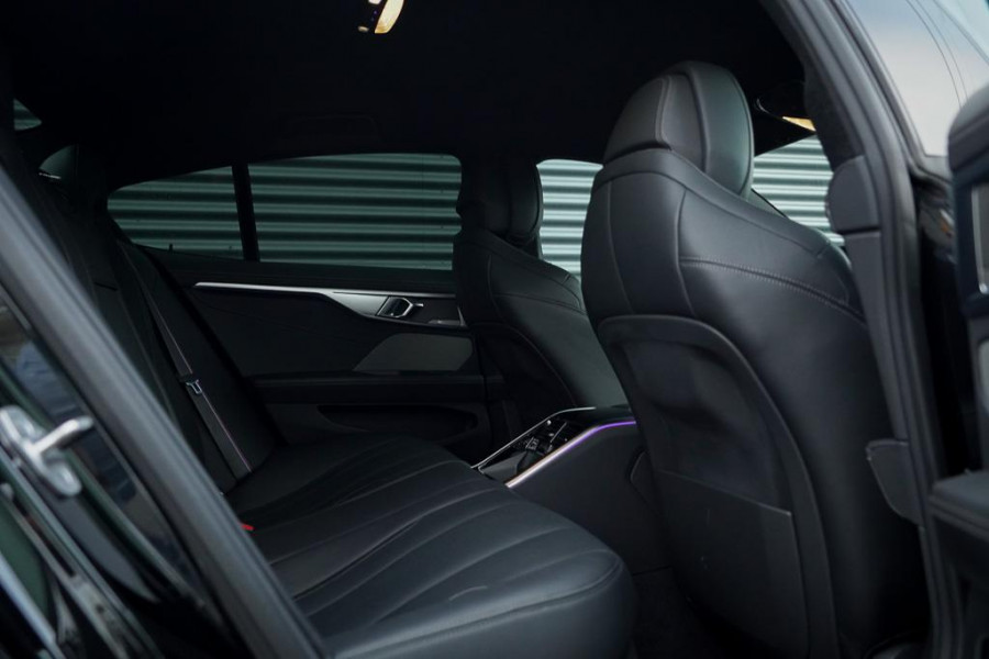 BMW 8 Serie Gran Coupé M850i xDrive High Executive / Drive Assist / 360 Camera / Stoelverwarming&koeling