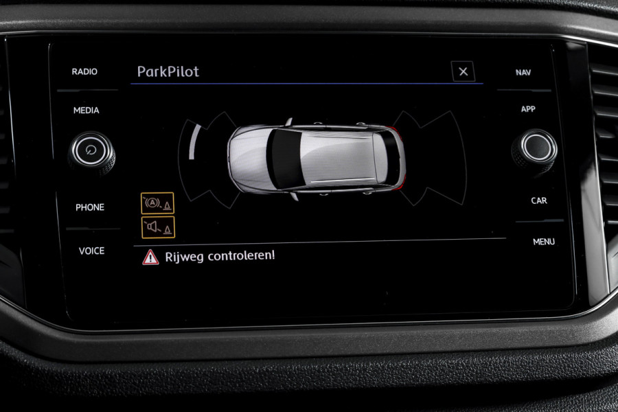 Volkswagen T-Roc 1.5 TSI 150 PK Style - Automaat | Adapt.Cruise | PDC | NAV+App.Connect | Auto.Airco | LM 17" |