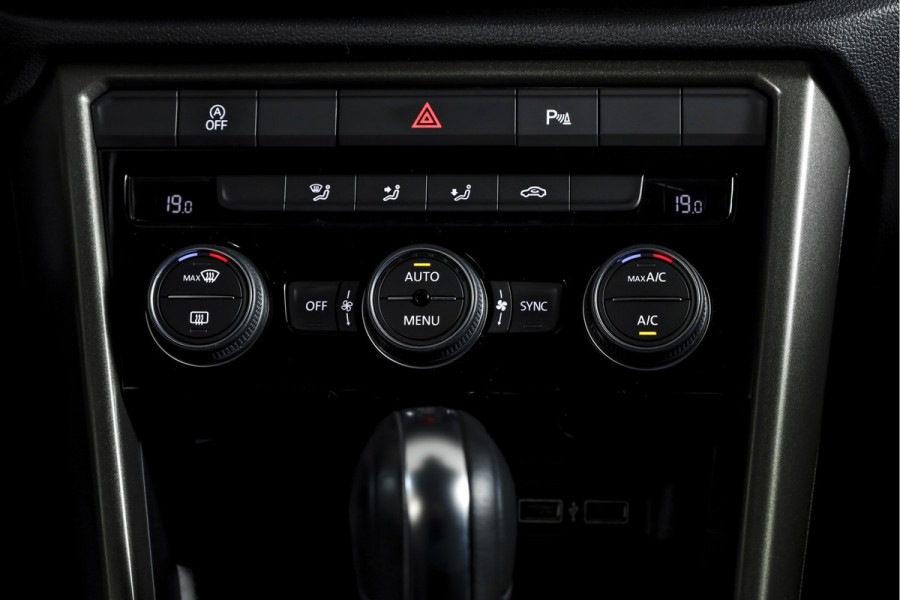 Volkswagen T-Roc 1.5 TSI 150 PK Style - Automaat | Adapt.Cruise | PDC | NAV+App.Connect | Auto.Airco | LM 17" |