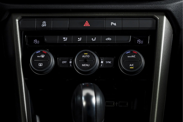 Volkswagen T-Roc 1.5 TSI 150 PK Style - Automaat | Adapt.Cruise | PDC | NAV+App.Connect | Auto.Airco | LM 17" |