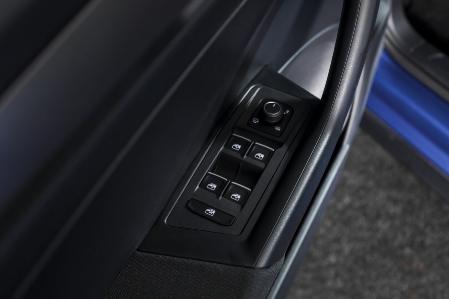 Volkswagen T-Roc 1.5 TSI 150 PK Style - Automaat | Adapt.Cruise | PDC | NAV+App.Connect | Auto.Airco | LM 17" |