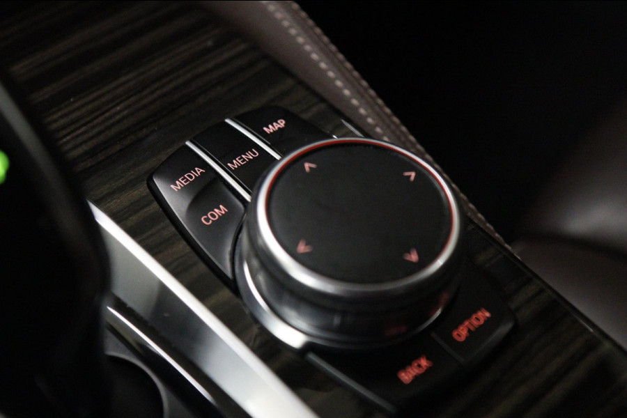 BMW 5 Serie 520d High Executive PANO/CARPLAY/SVEER/360CAM/VOL