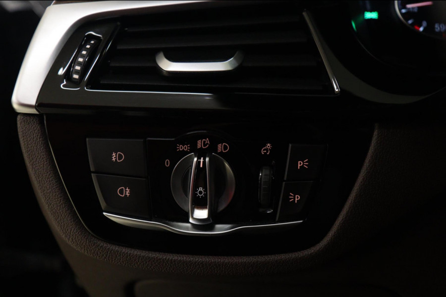 BMW 5 Serie 520d High Executive PANO/CARPLAY/SVEER/360CAM/VOL