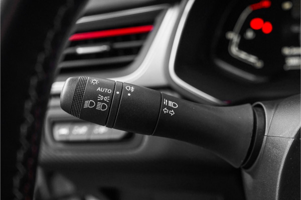 Renault Captur 1.3 TCe 140 R.S. Line Keyless Trekhaak Camera 18"