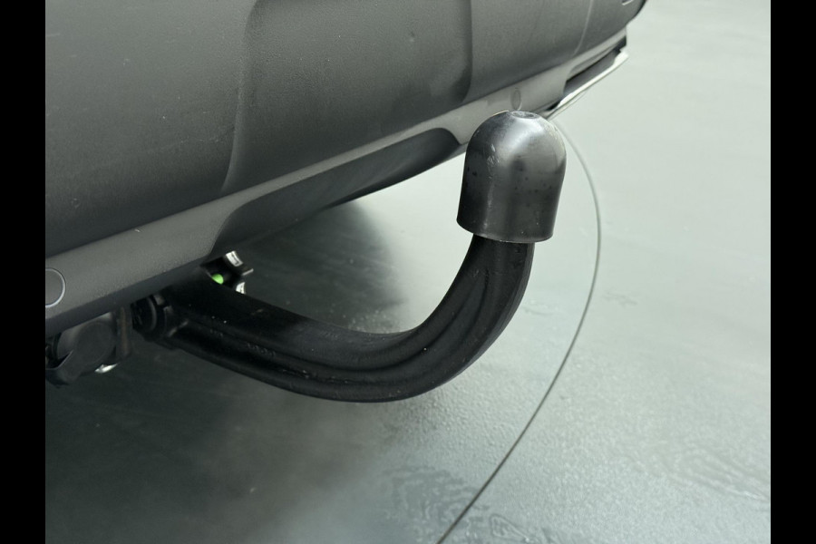 Peugeot 3008 1.6 HYbrid4 300 GT Pack Business VAN: €30.900,- VOOR: €28.330,- UW EINDEJAARSVOORDEEL: €2.570,- | BLACK PACK | PANO DAK | APPLE CARPLAY / ANDROID AUTO | AFN. TREKHAAK | FOCAL AUDIO | 300 PK! | MEM. STOEL MET MASSAGE |