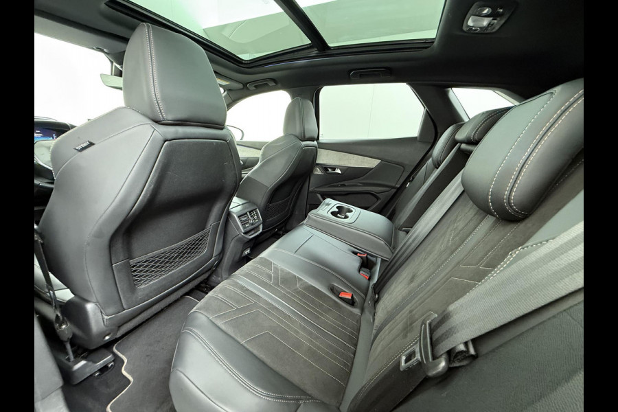 Peugeot 3008 1.6 HYbrid4 300 GT Pack Business VAN: €30.900,- VOOR: €28.330,- UW EINDEJAARSVOORDEEL: €2.570,- | BLACK PACK | PANO DAK | APPLE CARPLAY / ANDROID AUTO | AFN. TREKHAAK | FOCAL AUDIO | 300 PK! | MEM. STOEL MET MASSAGE |