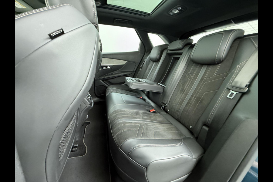 Peugeot 3008 1.6 HYbrid4 300 GT Pack Business VAN: €30.900,- VOOR: €28.330,- UW EINDEJAARSVOORDEEL: €2.570,- | BLACK PACK | PANO DAK | APPLE CARPLAY / ANDROID AUTO | AFN. TREKHAAK | FOCAL AUDIO | 300 PK! | MEM. STOEL MET MASSAGE |
