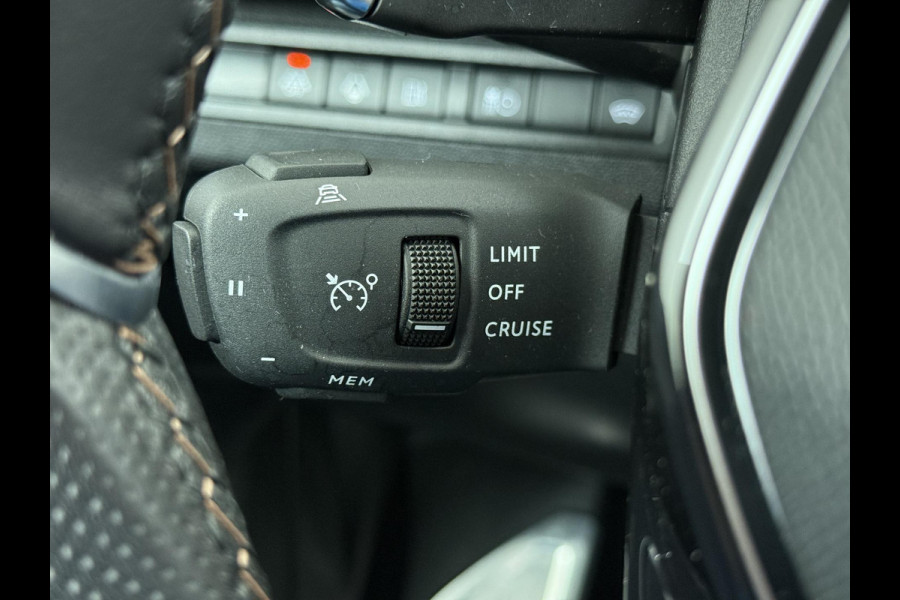 Peugeot 3008 1.6 HYbrid4 300 GT Pack Business VAN: €30.900,- VOOR: €28.330,- UW EINDEJAARSVOORDEEL: €2.570,- | BLACK PACK | PANO DAK | APPLE CARPLAY / ANDROID AUTO | AFN. TREKHAAK | FOCAL AUDIO | 300 PK! | MEM. STOEL MET MASSAGE |