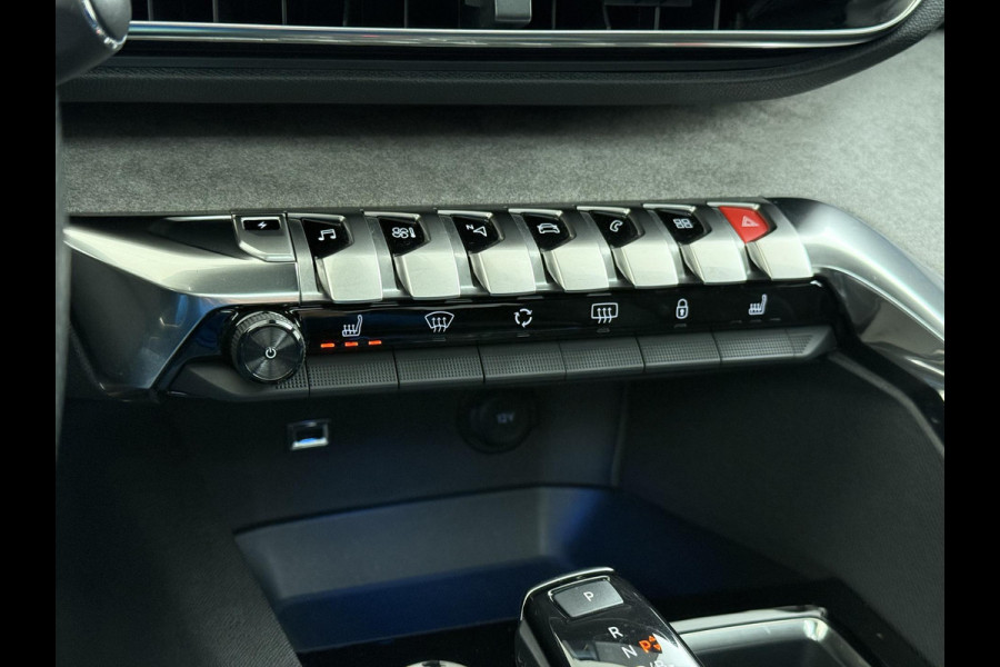 Peugeot 3008 1.6 HYbrid4 300 GT Pack Business VAN: €30.900,- VOOR: €28.330,- UW EINDEJAARSVOORDEEL: €2.570,- | BLACK PACK | PANO DAK | APPLE CARPLAY / ANDROID AUTO | AFN. TREKHAAK | FOCAL AUDIO | 300 PK! | MEM. STOEL MET MASSAGE |
