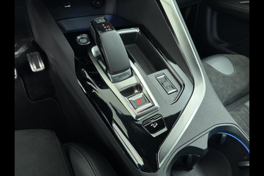 Peugeot 3008 1.6 HYbrid4 300 GT Pack Business VAN: €30.900,- VOOR: €28.330,- UW EINDEJAARSVOORDEEL: €2.570,- | BLACK PACK | PANO DAK | APPLE CARPLAY / ANDROID AUTO | AFN. TREKHAAK | FOCAL AUDIO | 300 PK! | MEM. STOEL MET MASSAGE |
