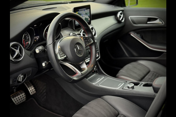 Mercedes-Benz GLA 180 AMG Panoramadak|Camera|Stoelverw.|Night pakket|Keyless-Go|