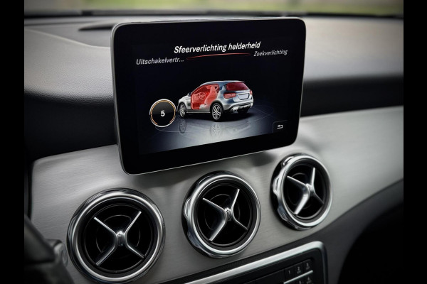 Mercedes-Benz GLA 180 AMG Panoramadak|Camera|Stoelverw.|Night pakket|Keyless-Go|