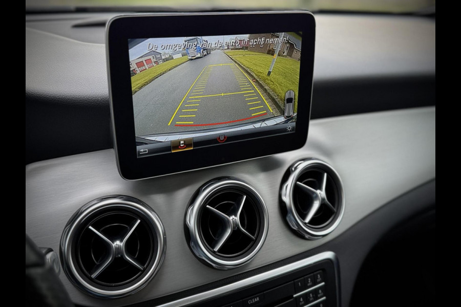 Mercedes-Benz GLA 180 AMG Panoramadak|Camera|Stoelverw.|Night pakket|Keyless-Go|