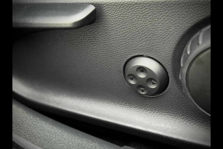 Mercedes-Benz GLA 180 AMG Panoramadak|Camera|Stoelverw.|Night pakket|Keyless-Go|