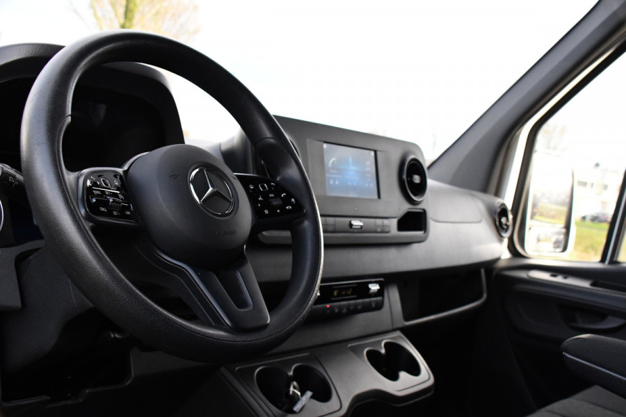 Mercedes-Benz Sprinter 319 V6 3.0 CDI L2H2 PB Edition Camera, Cruise, Carplay, 190pk, Automaat, LED, Stoelverwarming, Trekhaak, Standkachel, Uniek!