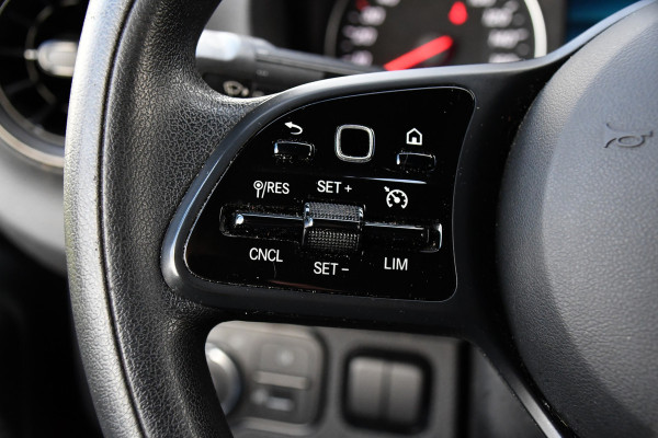 Mercedes-Benz Sprinter 319 V6 3.0 CDI L2H2 PB Edition Camera, Cruise, Carplay, 190pk, Automaat, LED, Stoelverwarming, Trekhaak, Standkachel, Uniek!