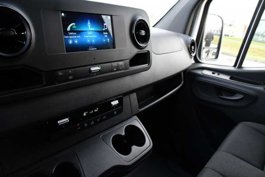 Mercedes-Benz Sprinter 319 V6 3.0 CDI L2H2 PB Edition Camera, Cruise, Carplay, 190pk, Automaat, LED, Stoelverwarming, Trekhaak, Standkachel, Uniek!