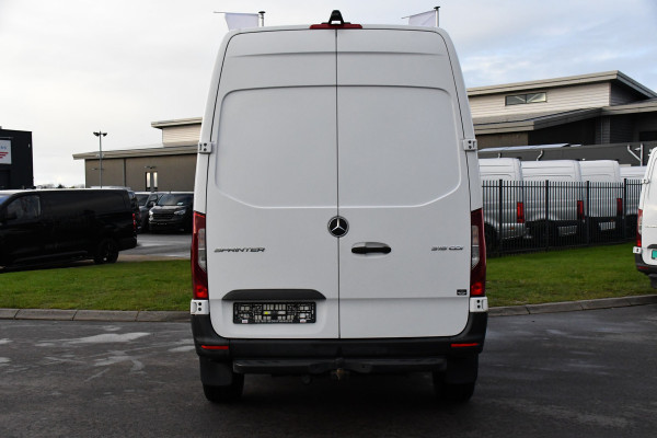 Mercedes-Benz Sprinter 319 V6 3.0 CDI L2H2 PB Edition Camera, Cruise, Carplay, 190pk, Automaat, LED, Stoelverwarming, Trekhaak, Standkachel, Uniek!