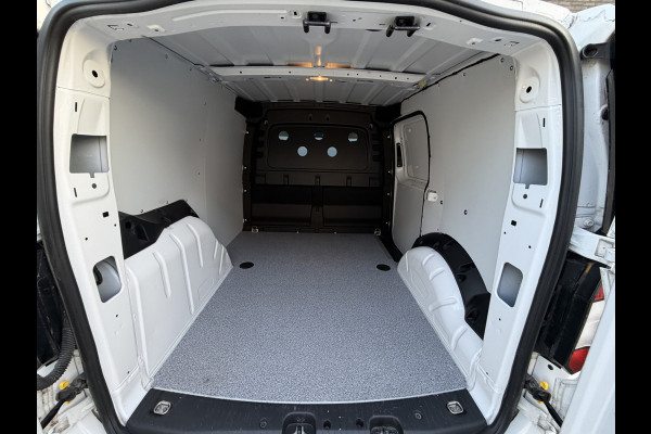 Volkswagen Caddy Cargo 2.0 TDI 102PK Euo 6 CarPlay/trekhaak/ Climat control