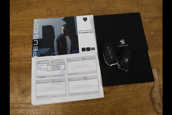 Peugeot 208 1.2 PureTech GT Automaat [PANORAMADAK, DIGITAL DASHBOARD, APPLE CARPLAY, ANDROID, DIGITAL COCKPIT, SPORTSTOELEN, SPORTSTUUR, CAMERA, PDC V+A, CRUISE, CLIMATE, NIEUWSTAAT]