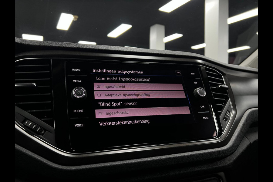Volkswagen T-Roc 1.0 TSI | Carplay | Lane | Virtual |Led |