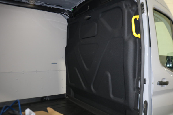 Ford E-Transit 350 L3 H2 Trend 68 kWh Navigatie Adapt. Cruise 360 Camera