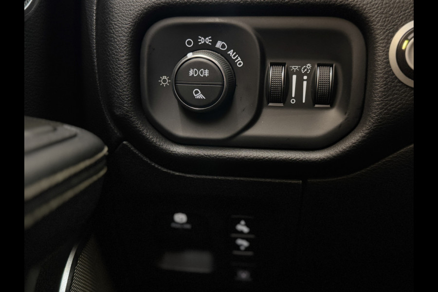 Dodge Ram MY25 Laramie High Spec SST 3.0L TT 420pk pass.scherm