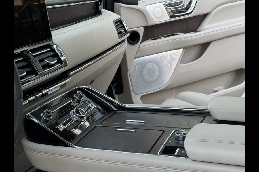 Lincoln Navigator BLACK LABEL FULL SPEC.