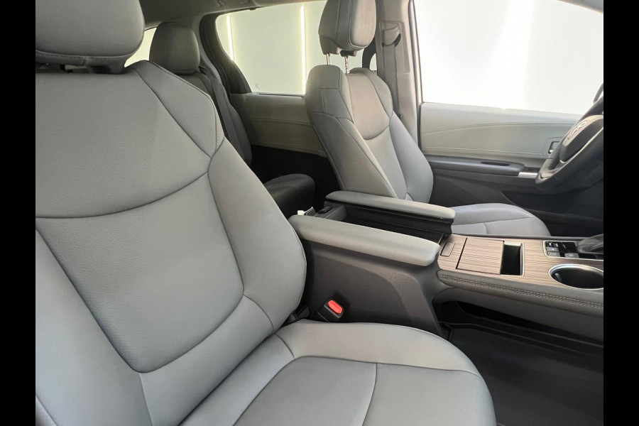 Toyota highlander Sienna 2.5 Hybrid Luxe XLE