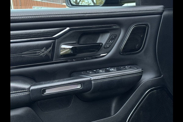 RAM 1500 Pick Up 5.7L HEMI V8 LIMITED NIGHT NL-AUTO