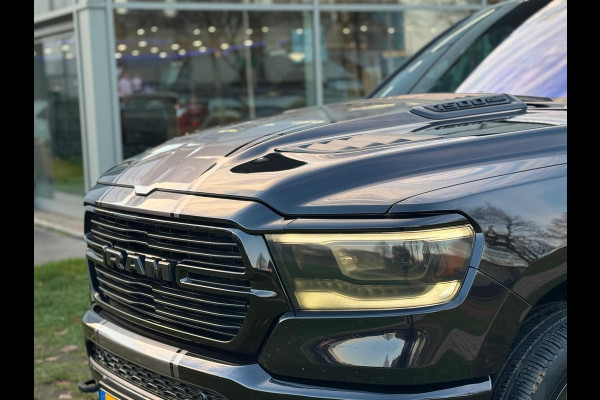 Dodge Ram Pick Up BJ2024 5.7 V8 4x4 Laramie Night 22inch / PANO / LPG / NL-AUTO