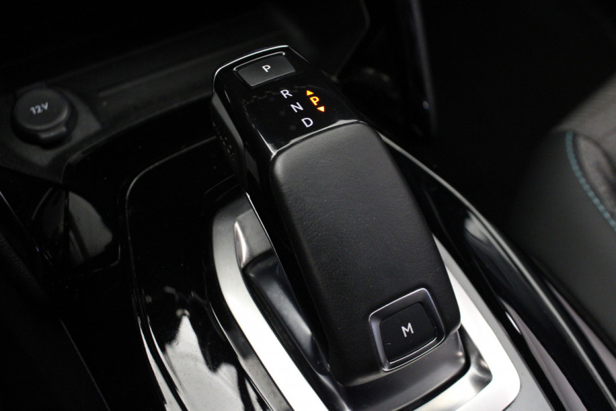 Peugeot 2008 1.2 PureTech Allure Pack |Camera|Navi|
