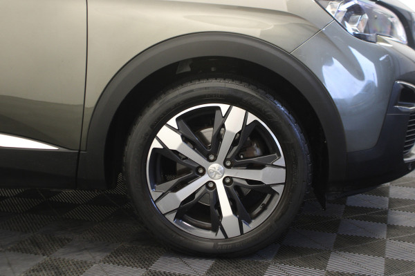 Peugeot 3008 1.2 PureTech Allure Pano