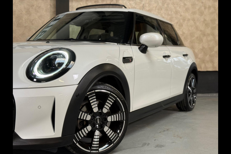 MINI Mini 2.0 Cooper S Essential | Pano | Keyless | HUD | Harman/Kardon | Sfeerverlichting | camera