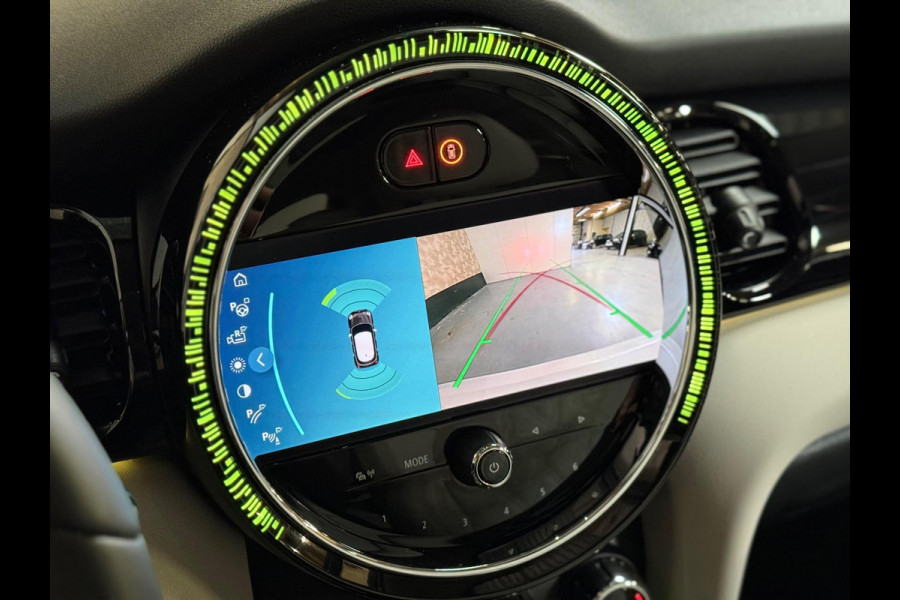 MINI Mini 2.0 Cooper S Essential | Pano | Keyless | HUD | Harman/Kardon | Sfeerverlichting | camera
