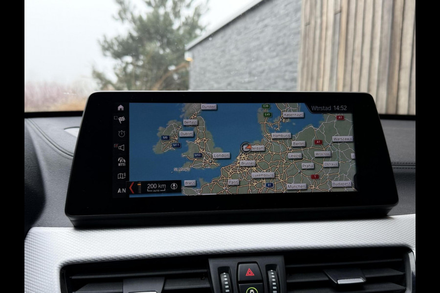 BMW X1 xDrive25e M-sport Automaat | Panoramadak | Leren bekleding | Stoelverwarming | LED verlichting | Climate & cruise control | Misa