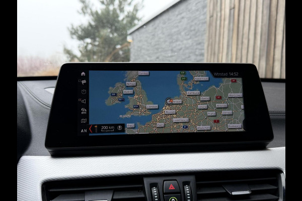 BMW X1 xDrive25e M-sport Automaat | Panoramadak | Leren bekleding | Stoelverwarming | LED verlichting | Climate & cruise control | Misa