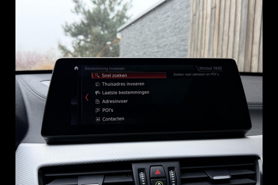 BMW X1 xDrive25e M-sport Automaat | Panoramadak | Leren bekleding | Stoelverwarming | LED verlichting | Climate & cruise control | Misa