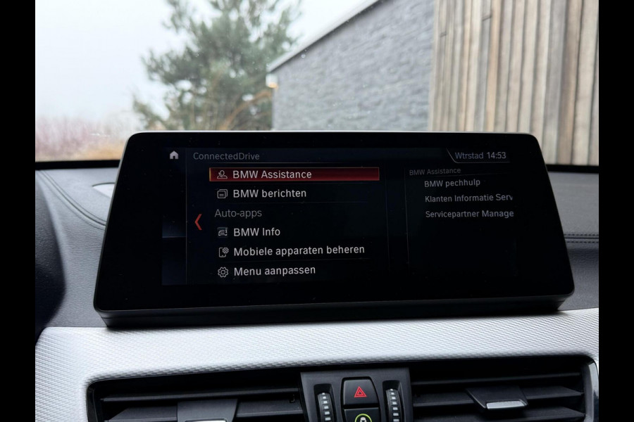 BMW X1 xDrive25e M-sport Automaat | Panoramadak | Leren bekleding | Stoelverwarming | LED verlichting | Climate & cruise control | Misa